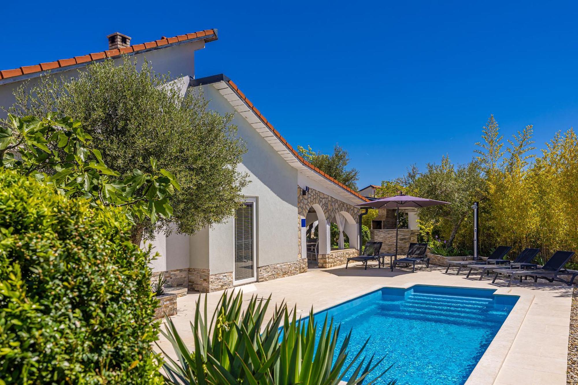 Holiday House Kai With Private Pool Pinezici  Bagian luar foto