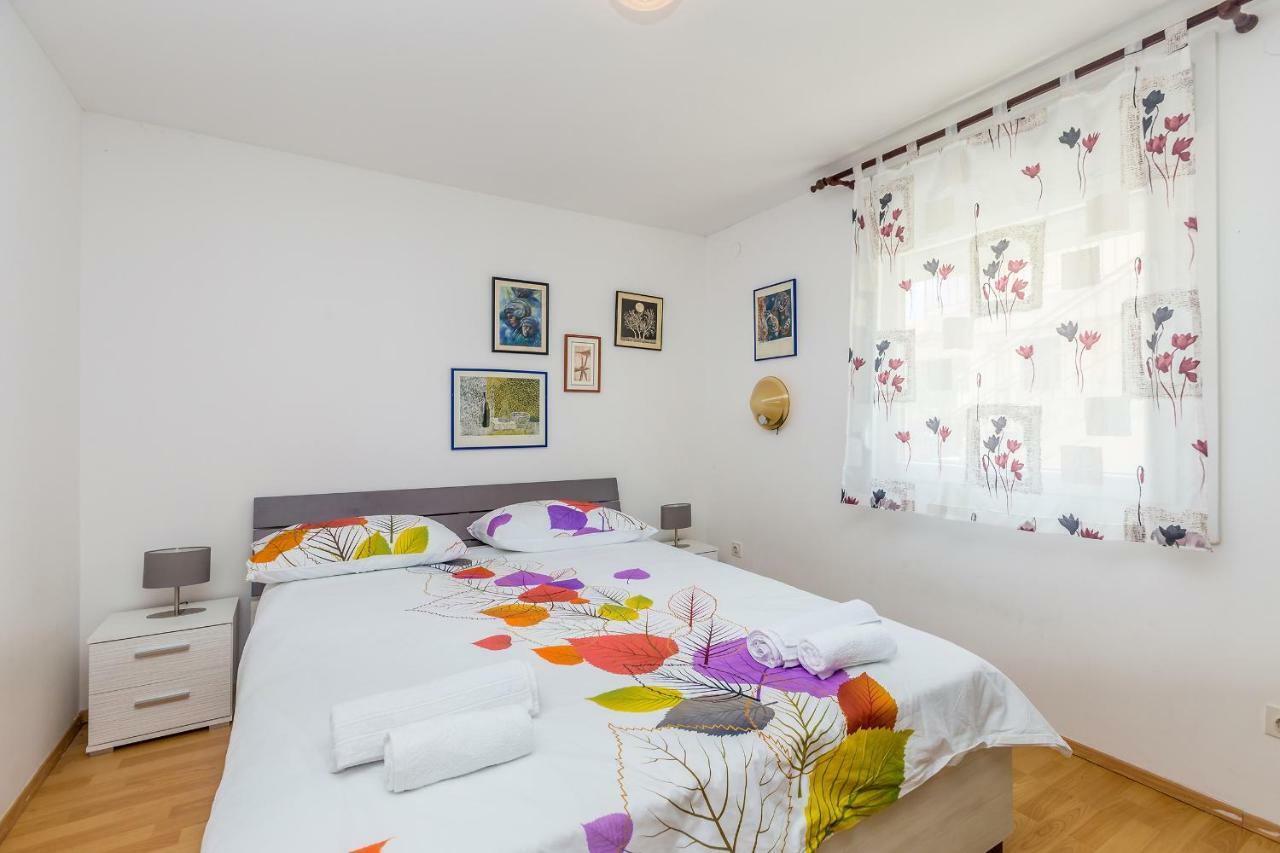 Holiday House Kai With Private Pool Pinezici  Bagian luar foto